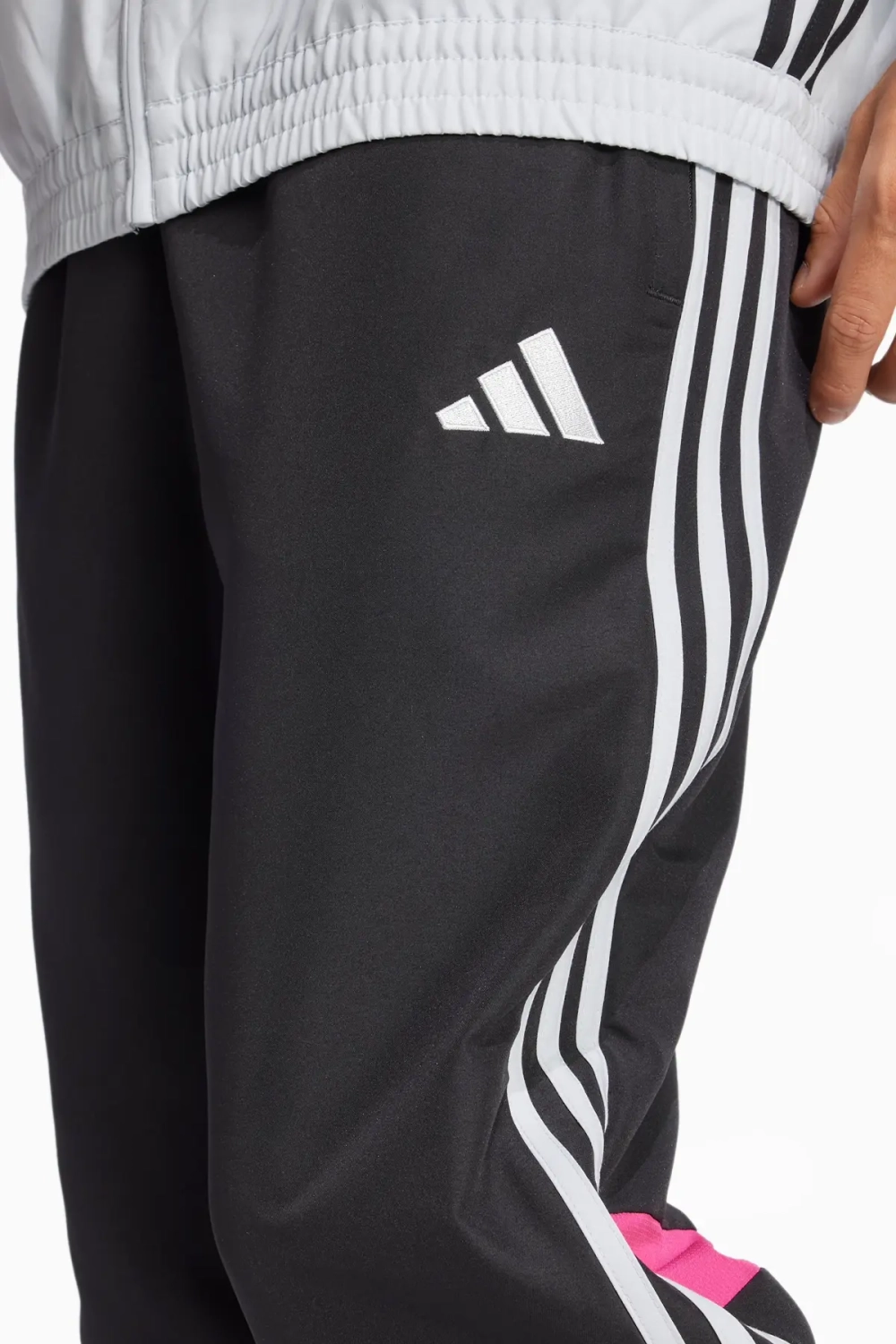 Штаны adidas Tiro 25 Essentials Woven - черный