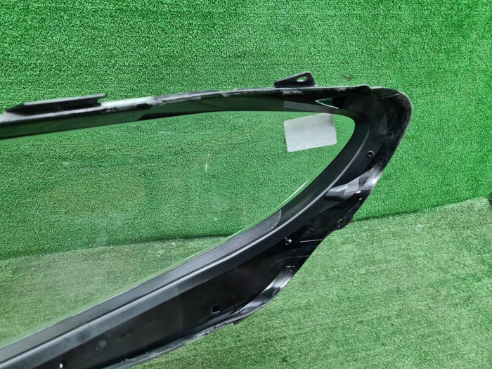 Стекло фары правое Mercedes E W213 (2016-2021)