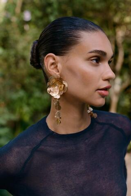 ZARA ОБЪЕМНЫЕ СЕРЬГИ «ЦВЕТЫ», ЗОЛОТИСТЫЙ