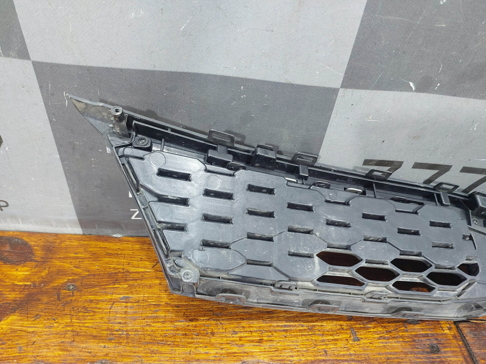 Решетка радиатора Kia Rio 4 X-Line 20-нв Б/У Оригинал 86350H0900