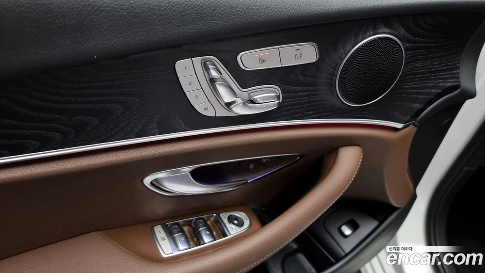 Mercedes-Benz E-Class W213 E220d Avangarde (06.2020)