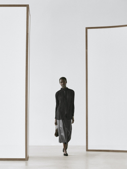 Massimo Dutti Рубашка из струящейся ткани со складками, черный