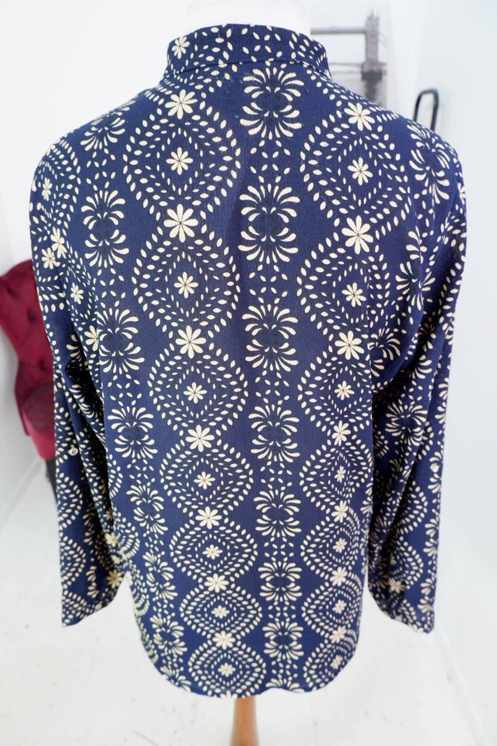 Блузка Loveming стильная, визуально на 50 размер