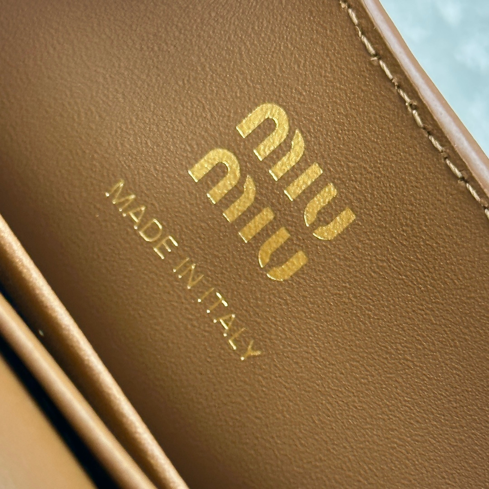 Miu Miu Wallet 10 cm