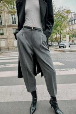 ZARA БРЮКИ С ЗАЩИПАМИ И РЕМНЕМ, СЕРЫЙ МЕЛАНЖ