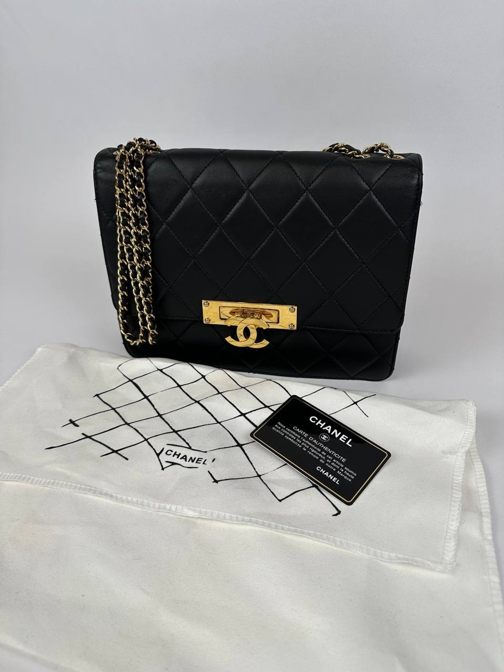 Сумка Chanel Black Quilted Lambskin Leather Golden Class Medium Flap