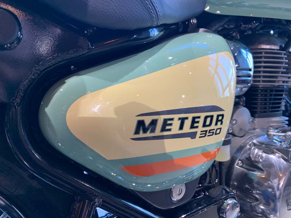Royal Enfield Meteor 350 Aurora Green