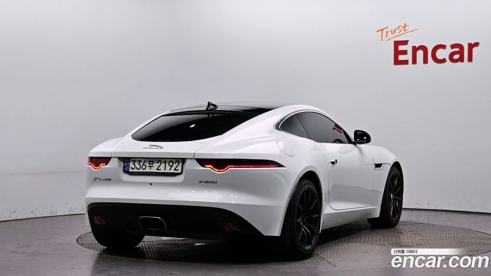 Jaguar F-TYPE P300 Coupe (12.2020)