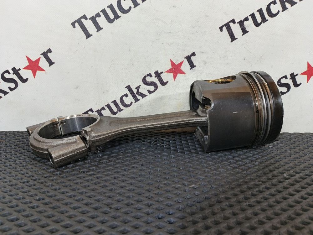 Поршень с шатуном