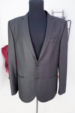 Пиджак River Island прямого кроя, маркировка 44, визуально на 52 размер