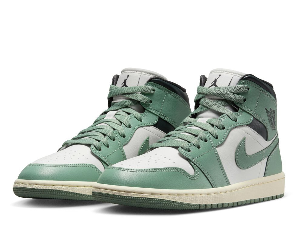 Баскетбольные кроссовки  Air Jordan 1 Mid "Jade Smoke"