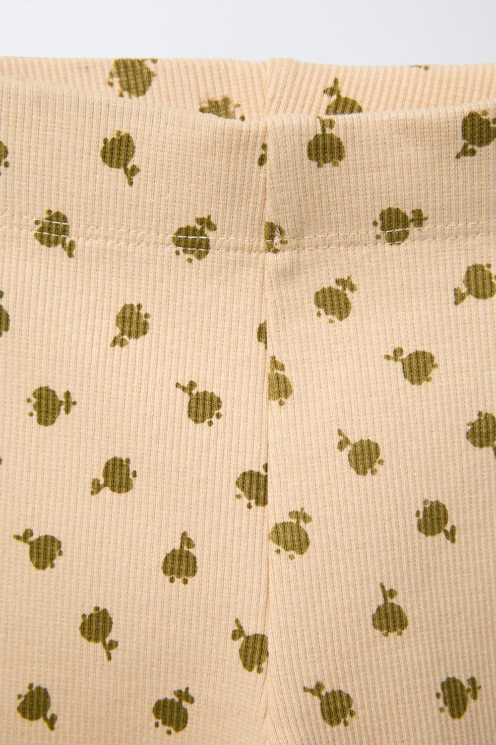 ZARA ЛЕГИНСЫ ИЗ ТРИКОТАЖА В РУБЧИК С ПРИНТОМ, ФИСТАШКОВЫЙ