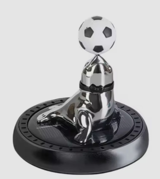 Ароматизатор-игрушка -на торпеду- МЯЧ ФУТБОЛЬНЫЙ С МОРСК. КОТИКОМ - солн батар (жидк)- GOLDEN BOOT