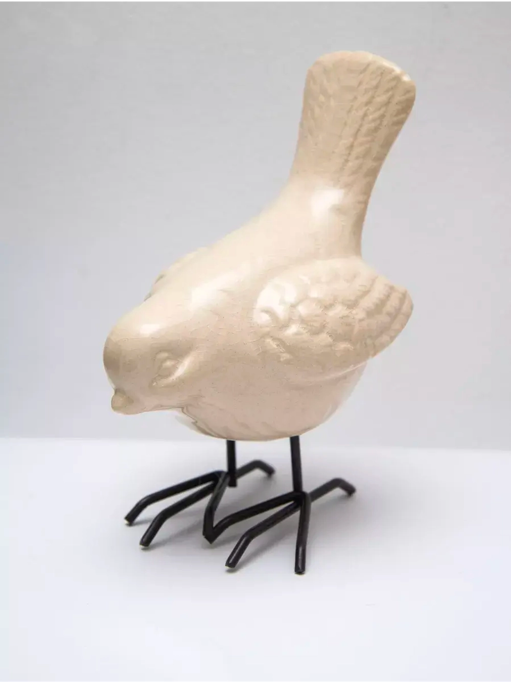 Статуэтки для интерьера на полку