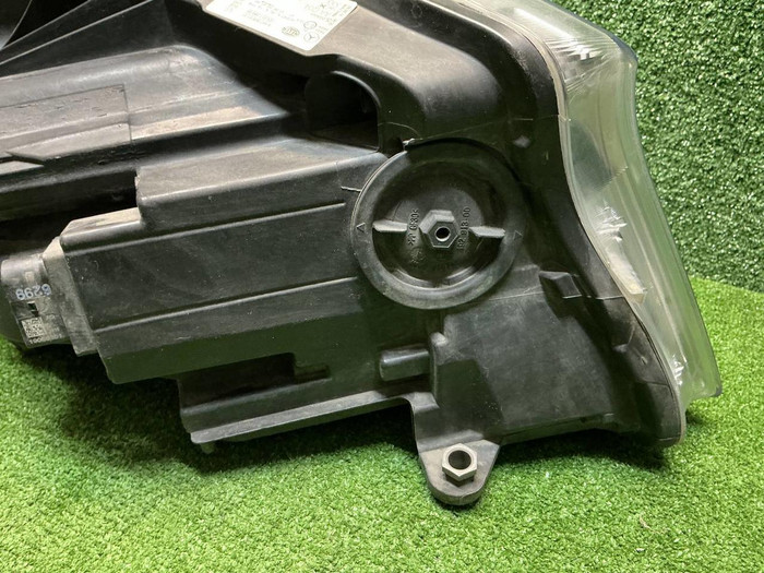 Фара левая Mercedes V W447 (2014-н.в.) LED