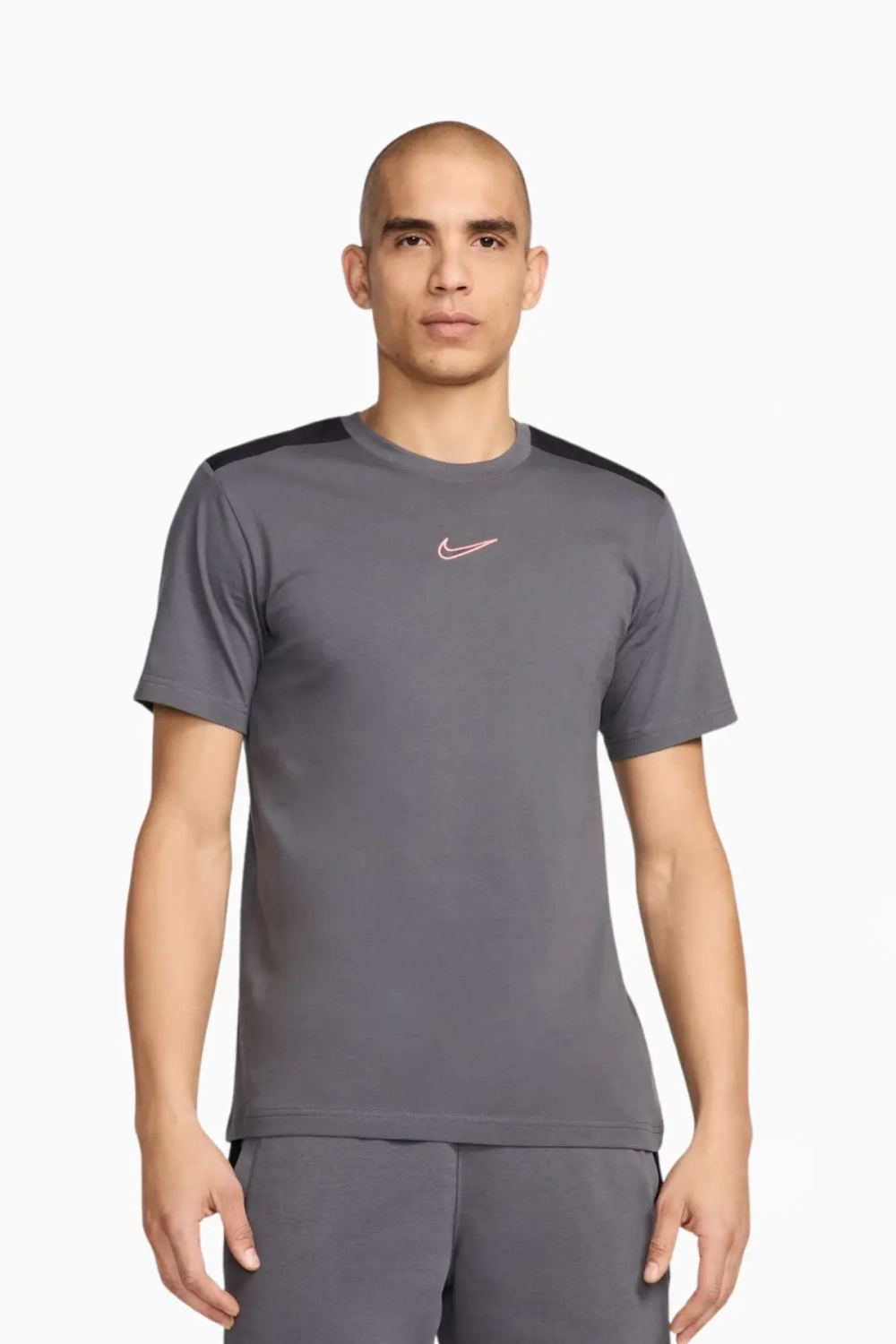 Футболка Nike Sportswear