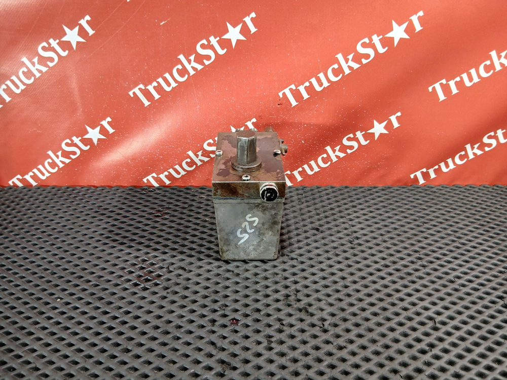 Насос подъема кабины 2016г.