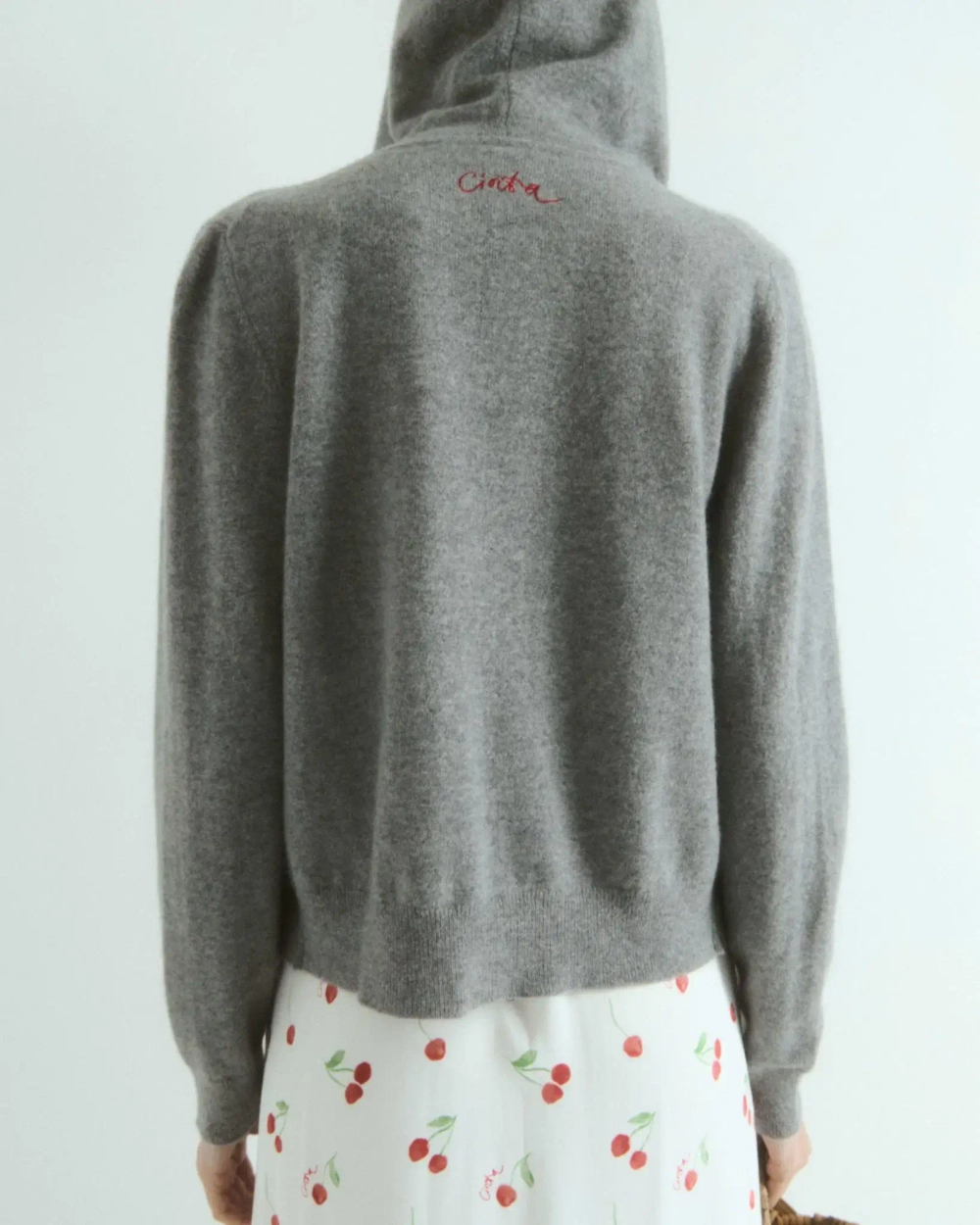 Зипка Фирменная, Серая