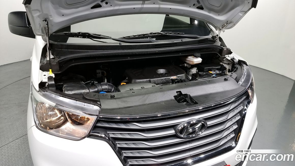 Hyundai The New Grand Starex Van 3-х местный (11.2020)