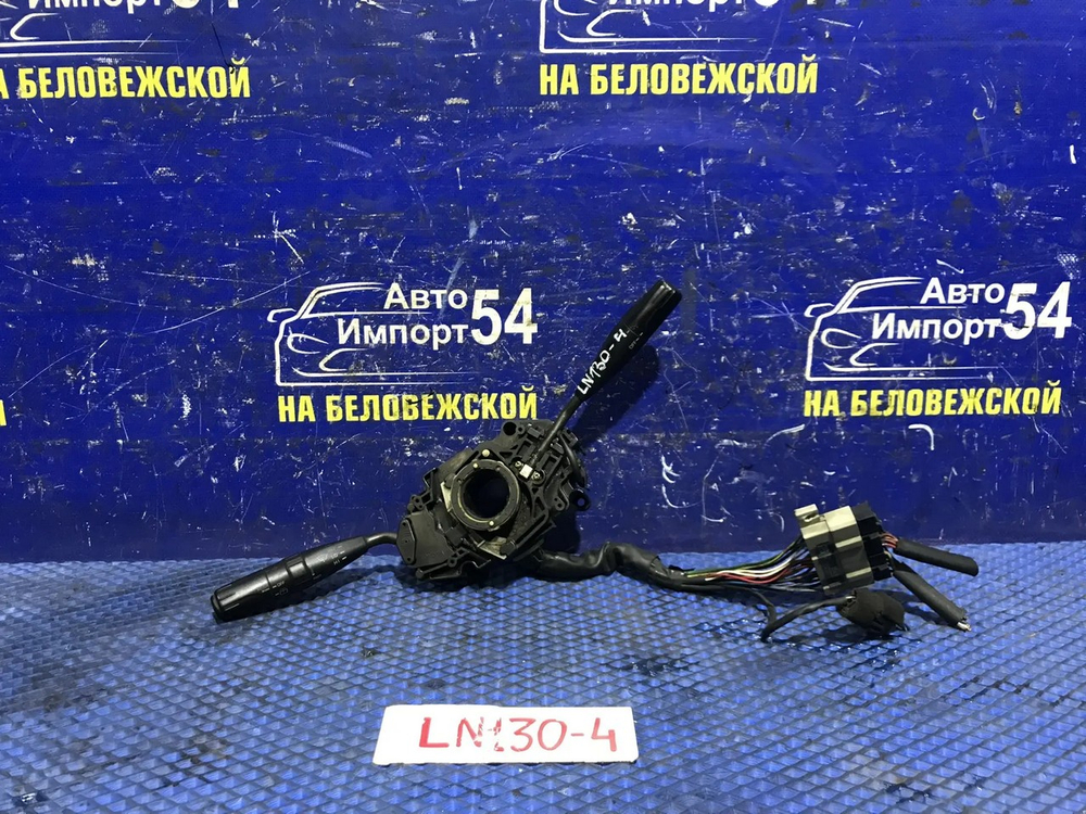 Переключатель подрулевой TOYOTA HILUX SURF 1992