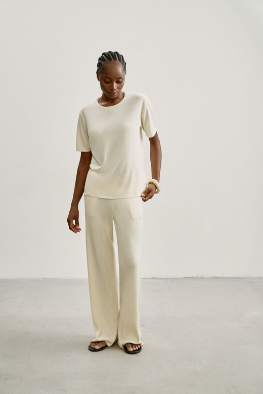 Джемпер ESSENTIAL, молочный