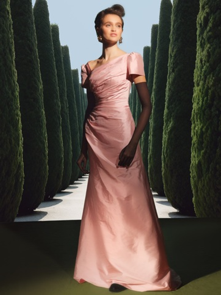 Платье из тафты с драпировкой