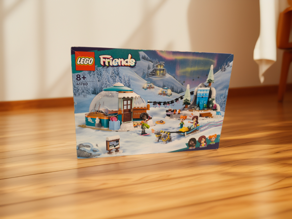 LEGO Friends 41760 — праздничное приключение в иглу, зимний набор