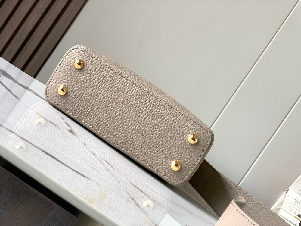 Louis Vuitton Capucines Mini