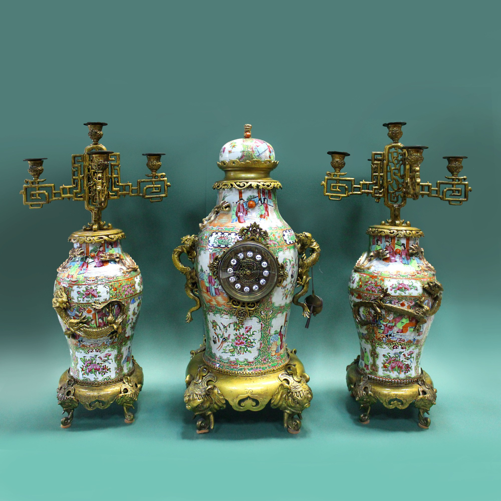Часовой гарнитур с китайскими вазами