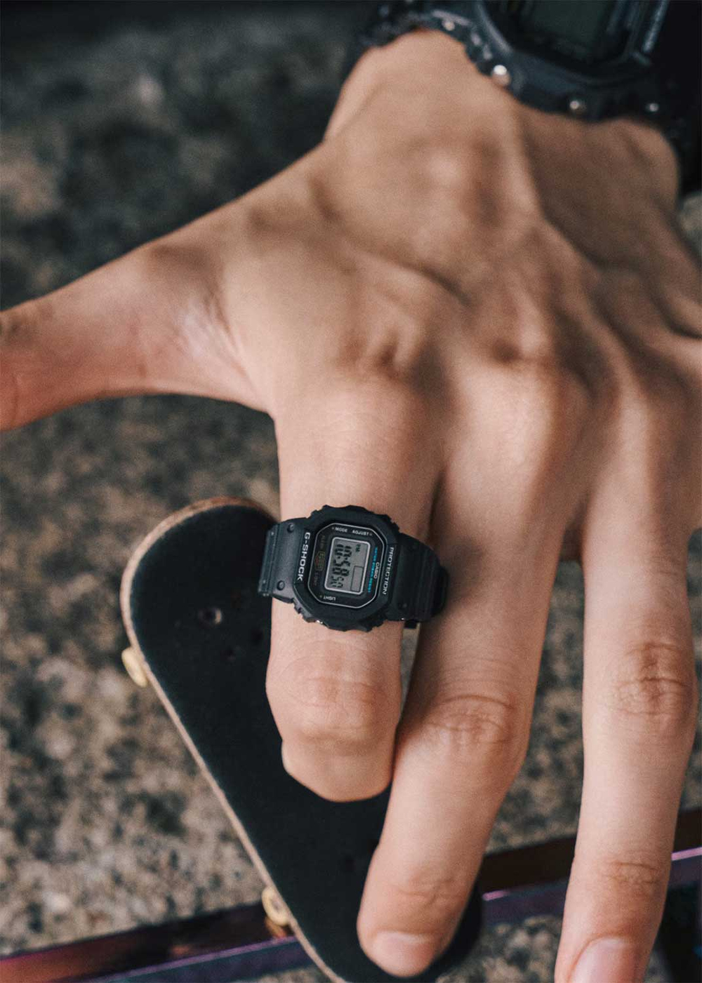 Наручные часы Casio G-Shock DWN-5600-1