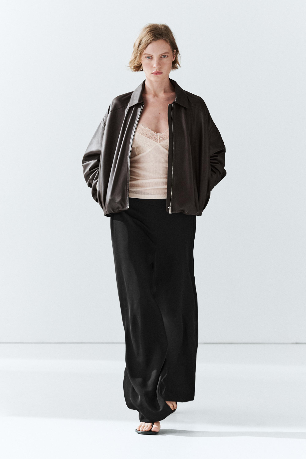 Massimo Dutti Струящиеся брюки прямого кроя, черный