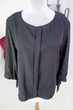 Блузка с красивыми рукавами, визуально на 52 размер