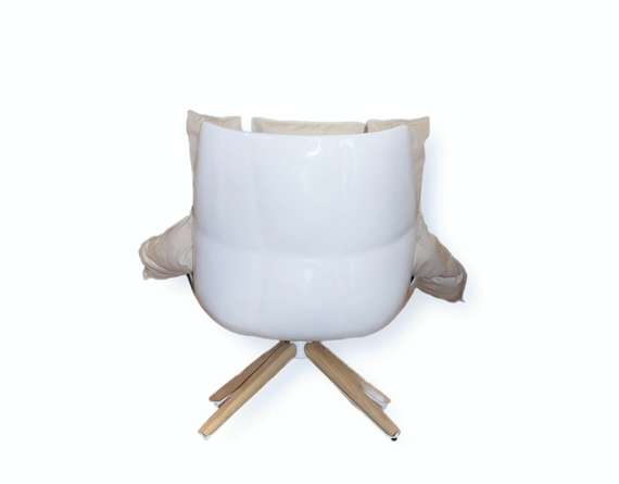 Поворотное кресло Husk