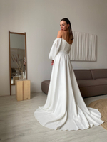 Свадебное платье со шлейфом