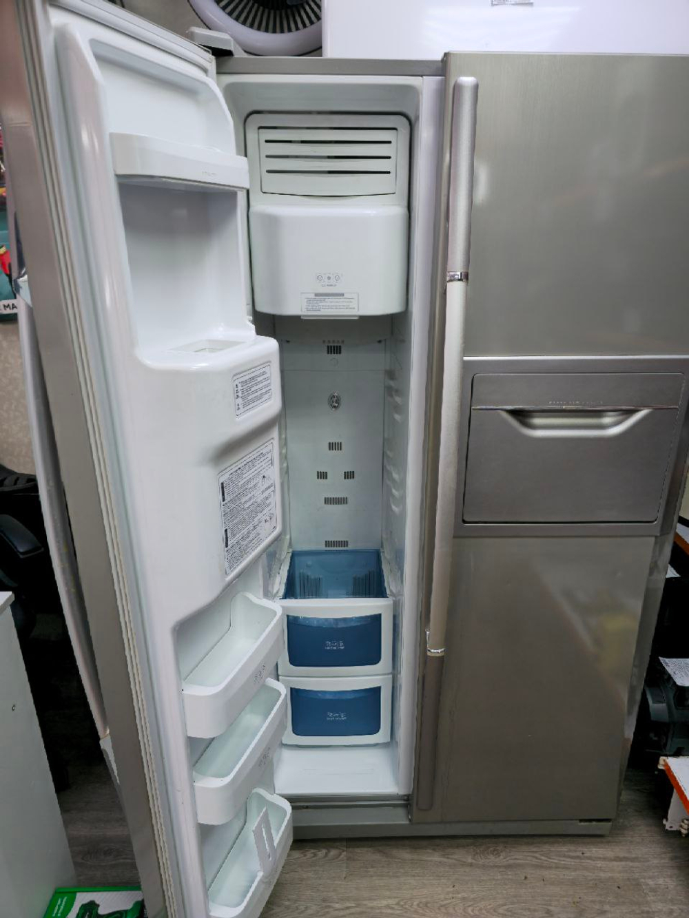 Холодильник DAEWOO FRS-L2011IAL серебристый