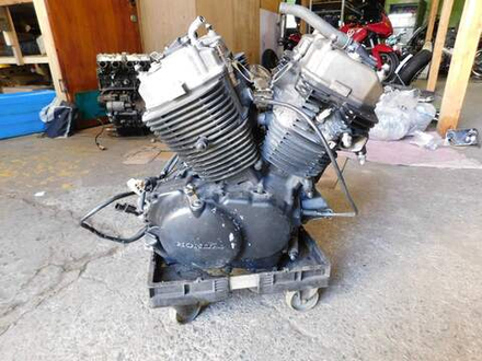 Двигатель Honda Shadow VT400S NC46 NC46E-1000875
