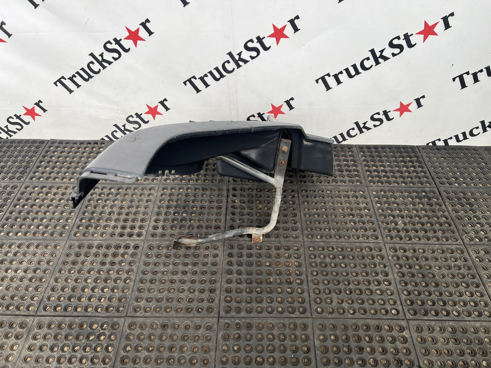 Корпус подножки правый