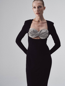 Вечернее платье из трикотажа с отделкой из кристаллов