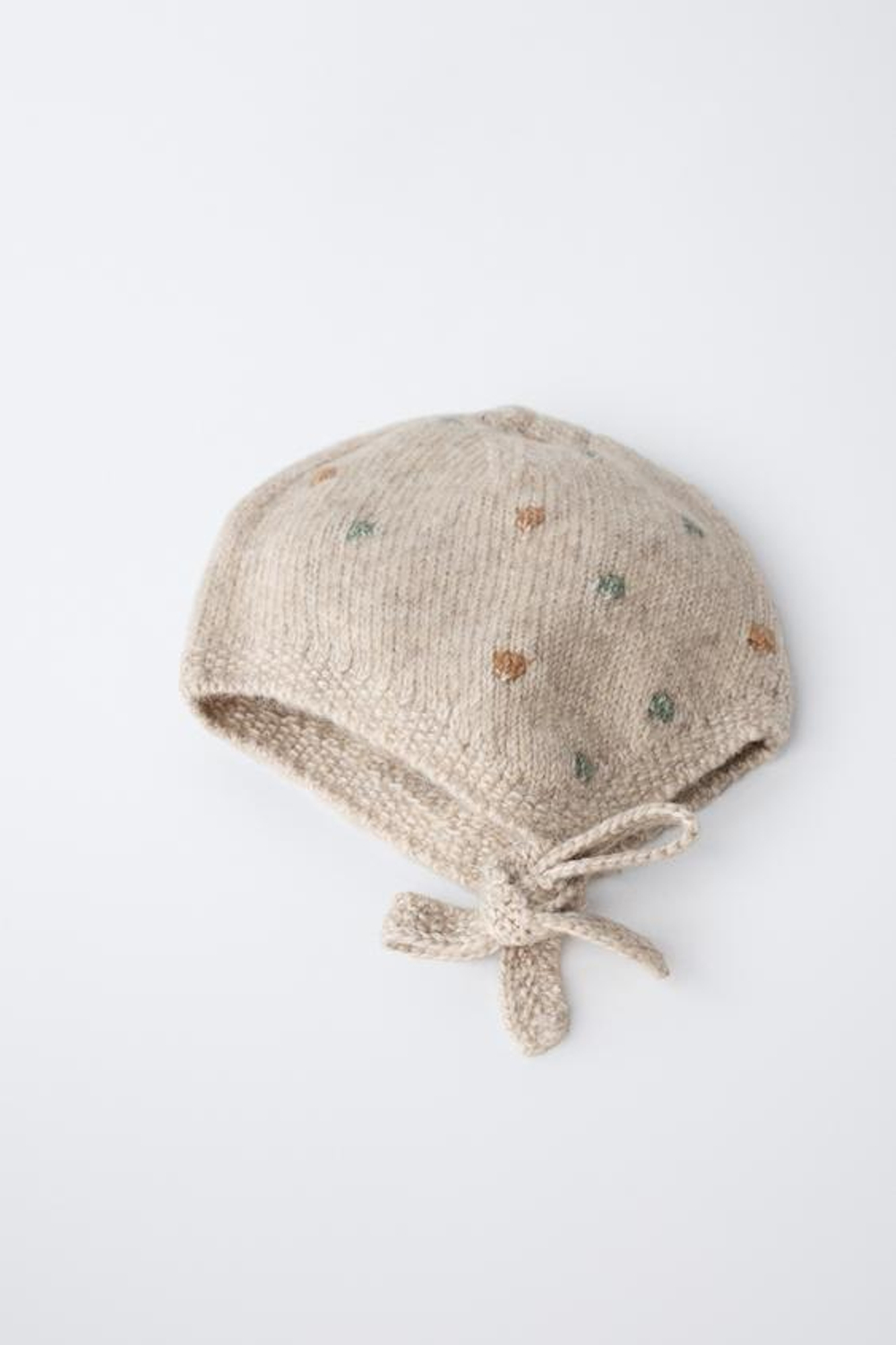 ZARA ТРИКОТАЖНЫЙ ЧЕПЧИК С ШАРИКАМИ, СВЕТЛО-БЕЖЕВЫЙ