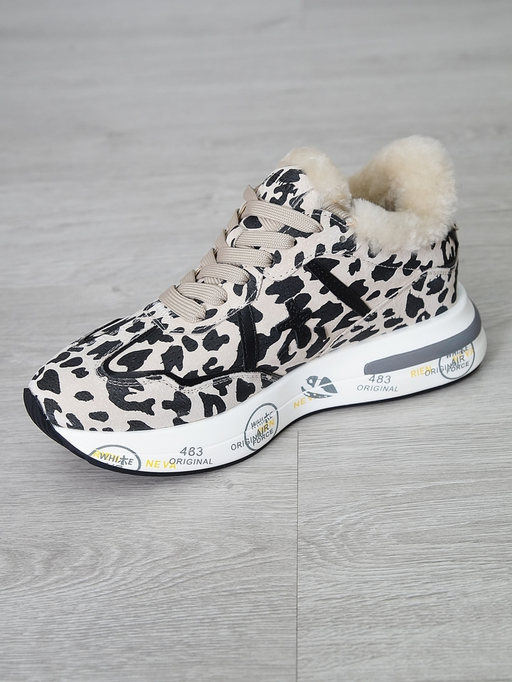 Кроссовки женские зимние