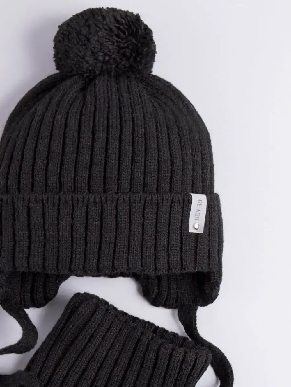 Шапка осенняя детская на завязках и снуд