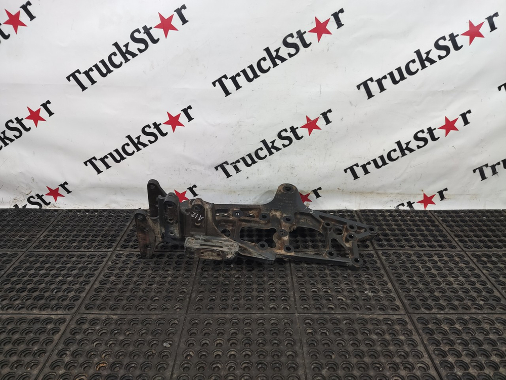 Кронштейн рессоры передней правый