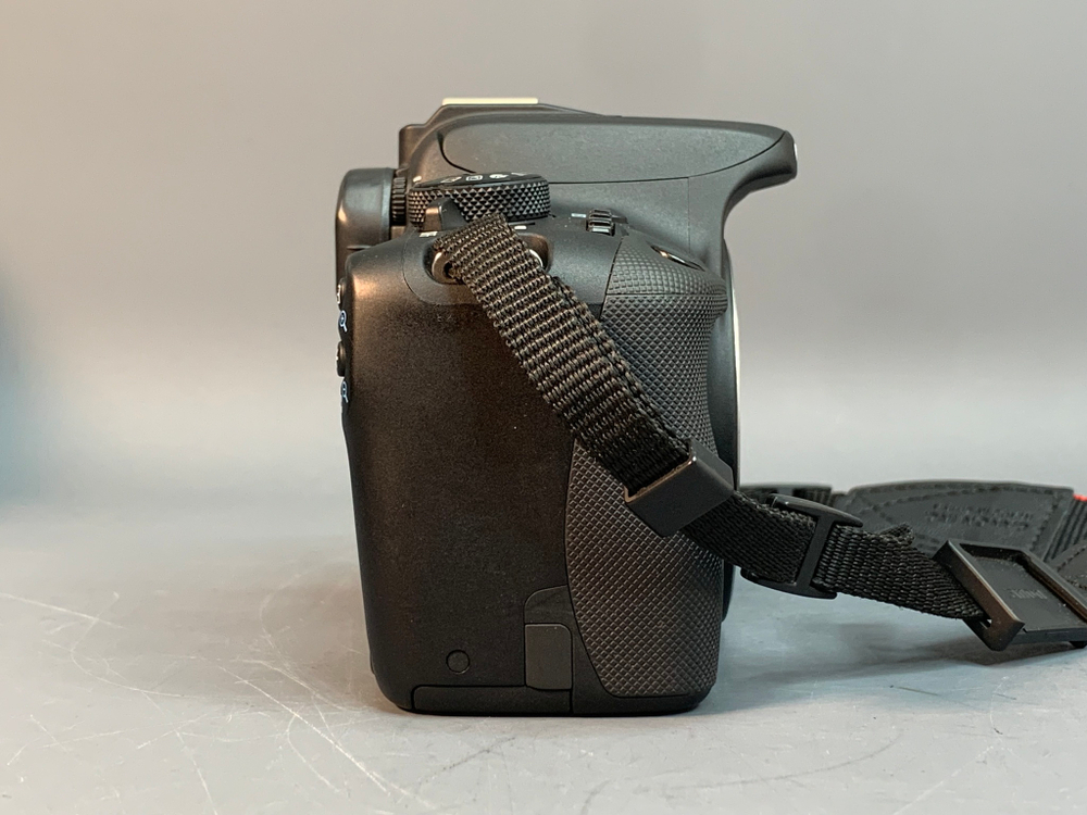 Canon EOS 100D Body 654 кадров