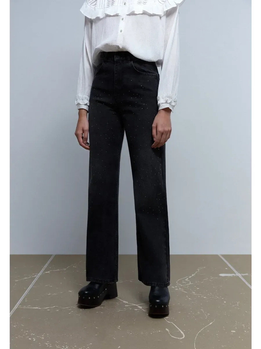 Джинсы со стразами