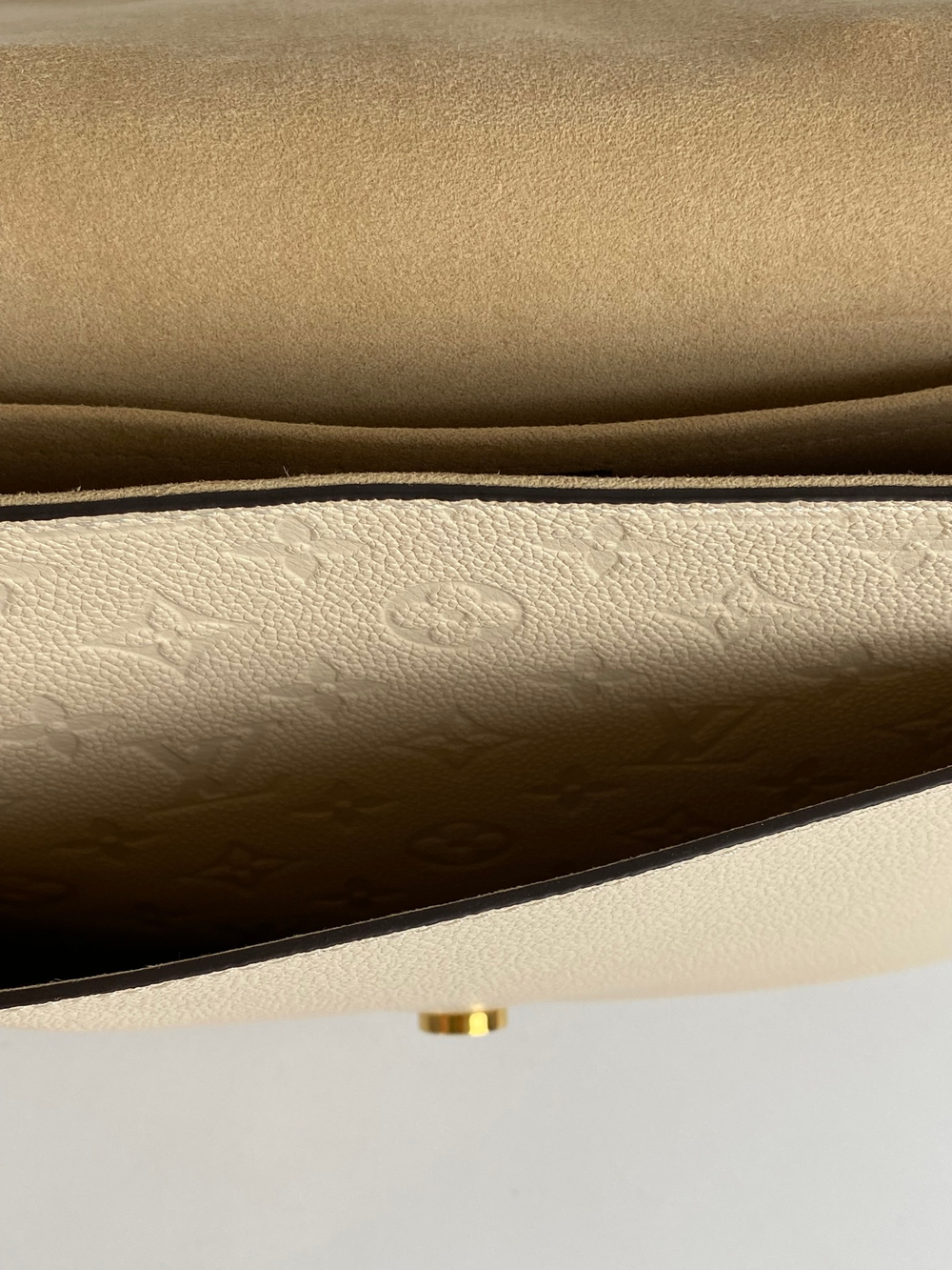 Сумка Louis Vuitton Montaigne