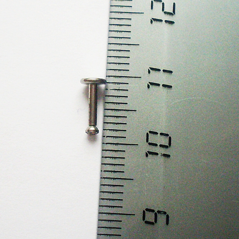 Лабретта для пирсинга губы 6 мм (внутренняя накрутка) с белыми кристаллом