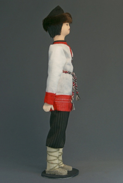 Кукла интерьерная. В мужском повседневном традиционном костюме (стилизация). К.19 - н.20 в. Мордовия.