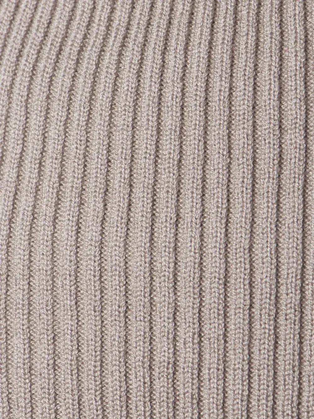 Женская шапка бини на осень