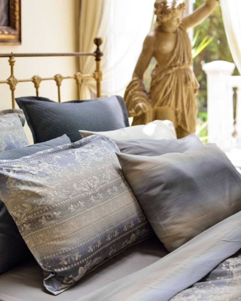 Наволочка декоративная 50х70 Hamam Antique серо-голубая фото