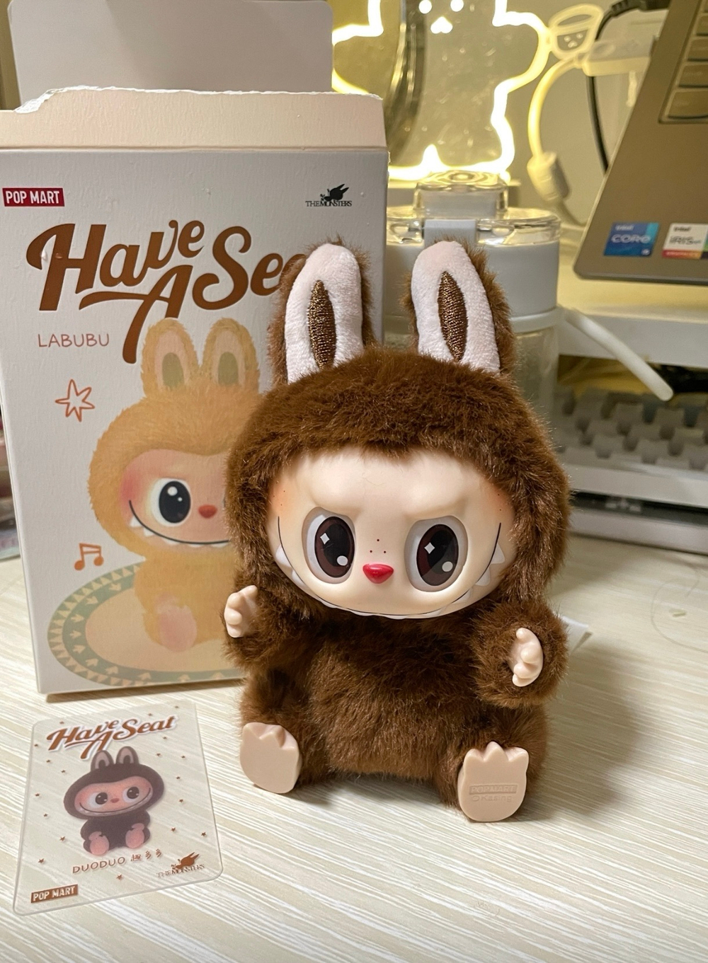 Дизайнерские игрушки Labubu the Monsters Have a Seat, Brown